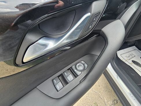 Used 2023 Chevrolet Blazer Premier image 22