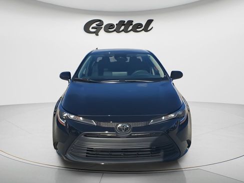 Used 2024 Toyota Corolla LE FWD image 2