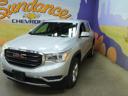 Used 2017 GMC Acadia SLE FWD image 4