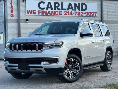 Used 2022 Jeep Wagoneer Series III w/ Flexible Seating Group RWD image 1