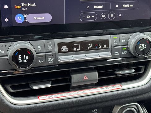 Certified 2025 Toyota Grand Highlander FWD image 21