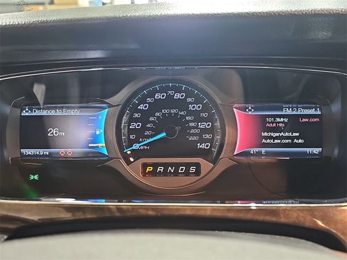 Used 2016 Ford Taurus Limited image 29