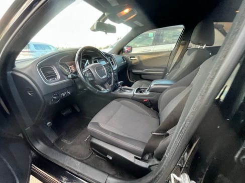 Used 2015 Dodge Charger SE w/ Popular Equipment Group image 6