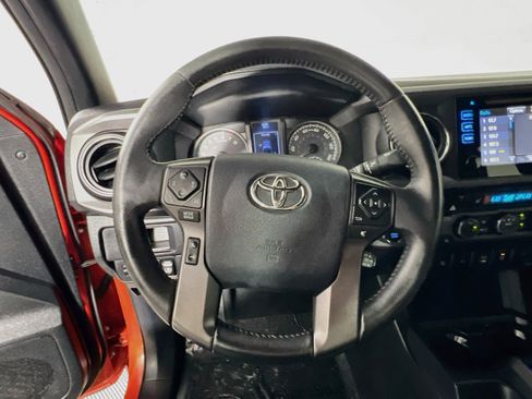 Used 2017 Toyota Tacoma TRD Sport w/ Premium & Technology Package RWD image 18