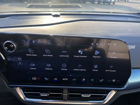 New 2026 Chevrolet Equinox EV LT image 7