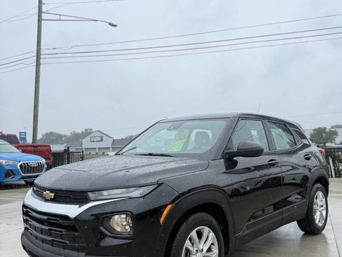 Used 2021 Chevrolet TrailBlazer LS image 3