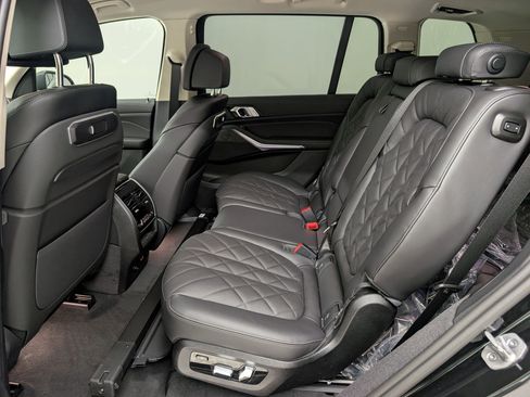New 2026 BMW X7 xDrive40i w/ Climate Comfort Package image 11