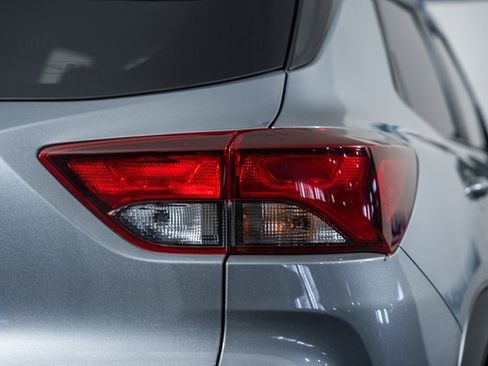 Used 2023 Chevrolet TrailBlazer LT image 6