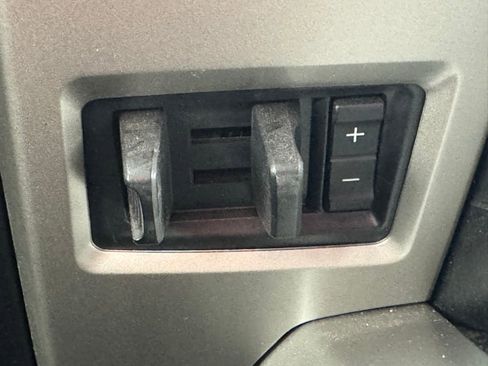 Used 2015 Ford F150 Lariat image 20