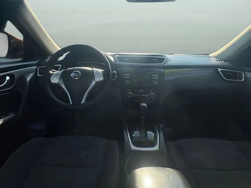 Used 2016 Nissan Rogue SV FWD image 17