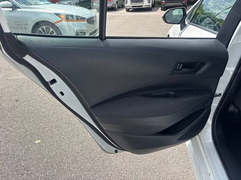 Used 2025 Toyota Corolla LE FWD image 13