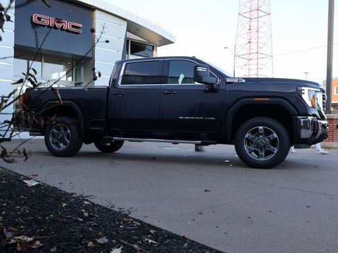 New 2026 GMC Sierra 2500 SLE image 6