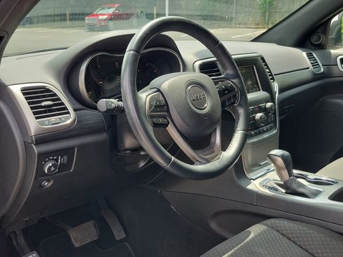 Used 2021 Jeep Grand Cherokee Laredo AWD/4WD image 20