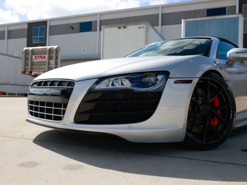 Used 2011 Audi R8 V10 image 35