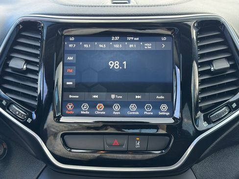 Used 2022 Jeep Cherokee Limited image 20