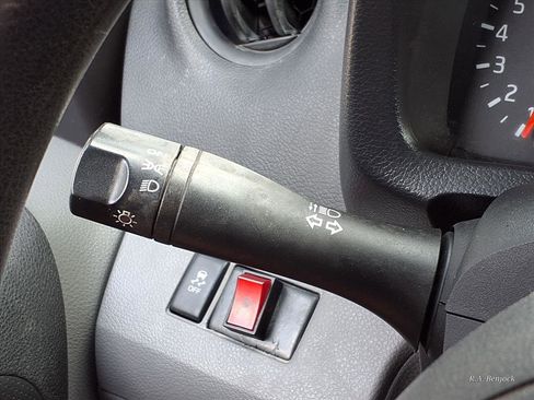 Used 2017 Nissan NV200 S image 19