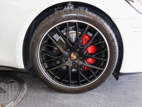 Used 2022 Porsche Panamera image 37