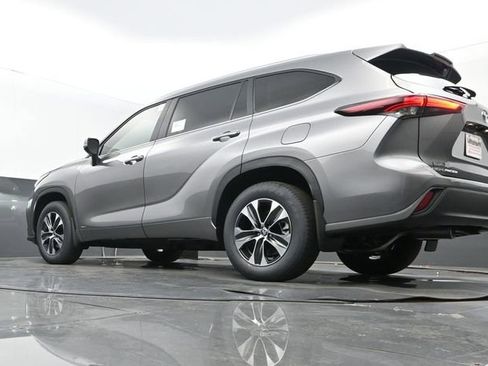 New 2026 Toyota Highlander XLE image 25