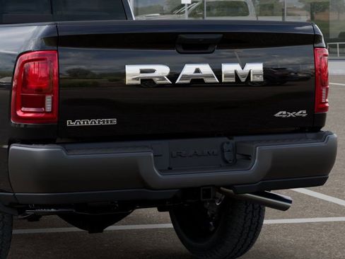 New 2026 RAM 2500 Laramie AWD/4WD image 13