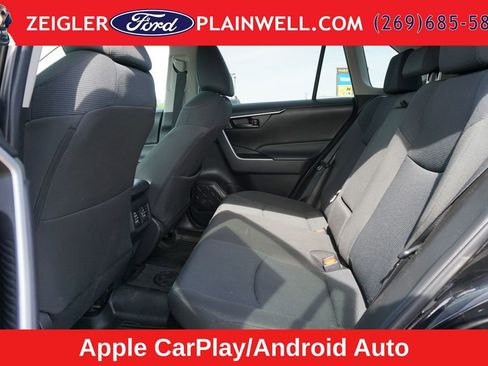 Used 2022 Toyota RAV4 LE AWD/4WD image 11