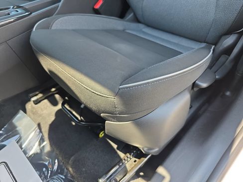 Used 2025 Chevrolet TrailBlazer LT FWD image 27