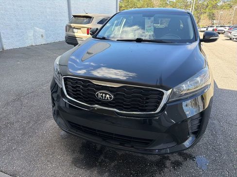 Used 2019 Kia Sorento LX image 1