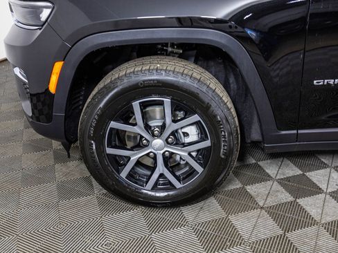 New 2025 Jeep Grand Cherokee Limited image 39