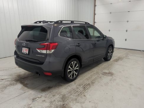 Used 2023 Subaru Forester Limited image 4