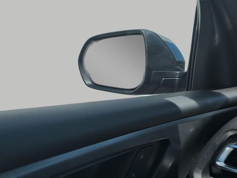 Certified 2025 Chevrolet Traverse LT AWD/4WD image 18