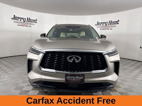 Used 2023 INFINITI QX60 Luxe w/ Performance Audio Package image 3