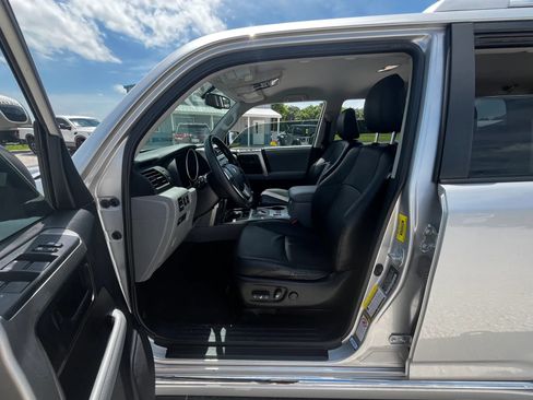 Used 2012 Toyota 4Runner SR5 RWD image 9