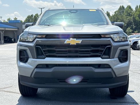 Used 2025 Chevrolet Colorado LT RWD image 18
