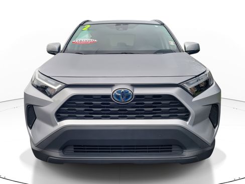 Used 2022 Toyota RAV4 XLE image 2