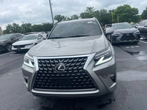 Used 2023 Lexus GX 460 Premium AWD/4WD image 2