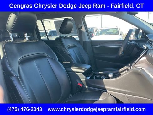 Certified 2023 Jeep Grand Cherokee L Limited w/ Black Appearance Package AWD/4WD image 15