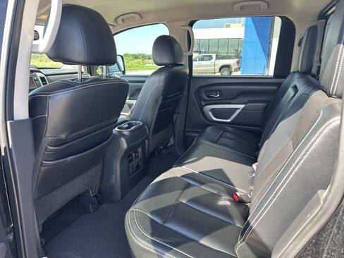 Used 2016 Nissan Titan PRO-4X w/ Pro-4x Convenience Package AWD/4WD image 30