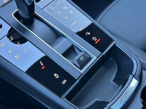 New 2026 Porsche Macan Turbo image 26