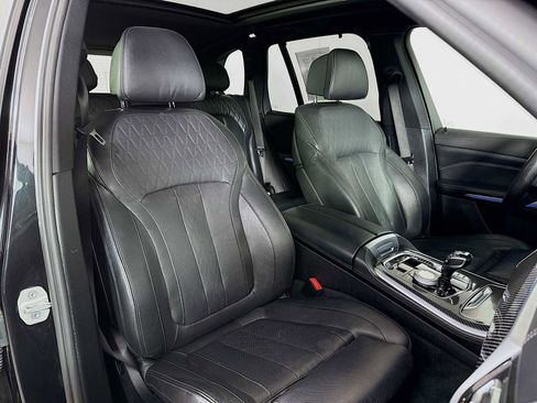 Used 2021 BMW X5 M50i w/ Executive Package image 28