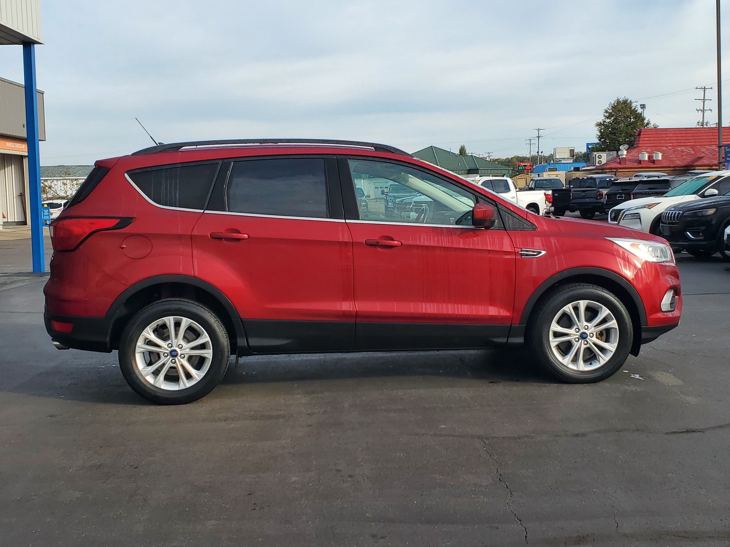 Used 2019 Ford Escape SEL AWD/4WD image 5