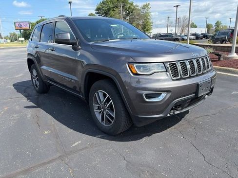 Used 2020 Jeep Grand Cherokee Laredo w/ Quick Order Package 2BN North AWD/4WD image 1