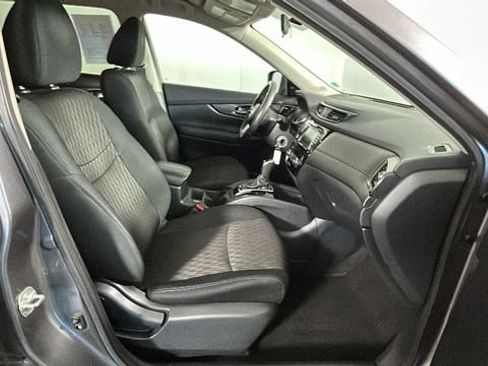 Used 2020 Nissan Rogue S FWD image 29