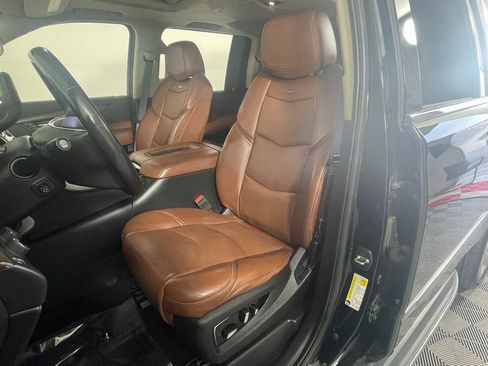 Used 2016 Cadillac Escalade ESV Premium image 23