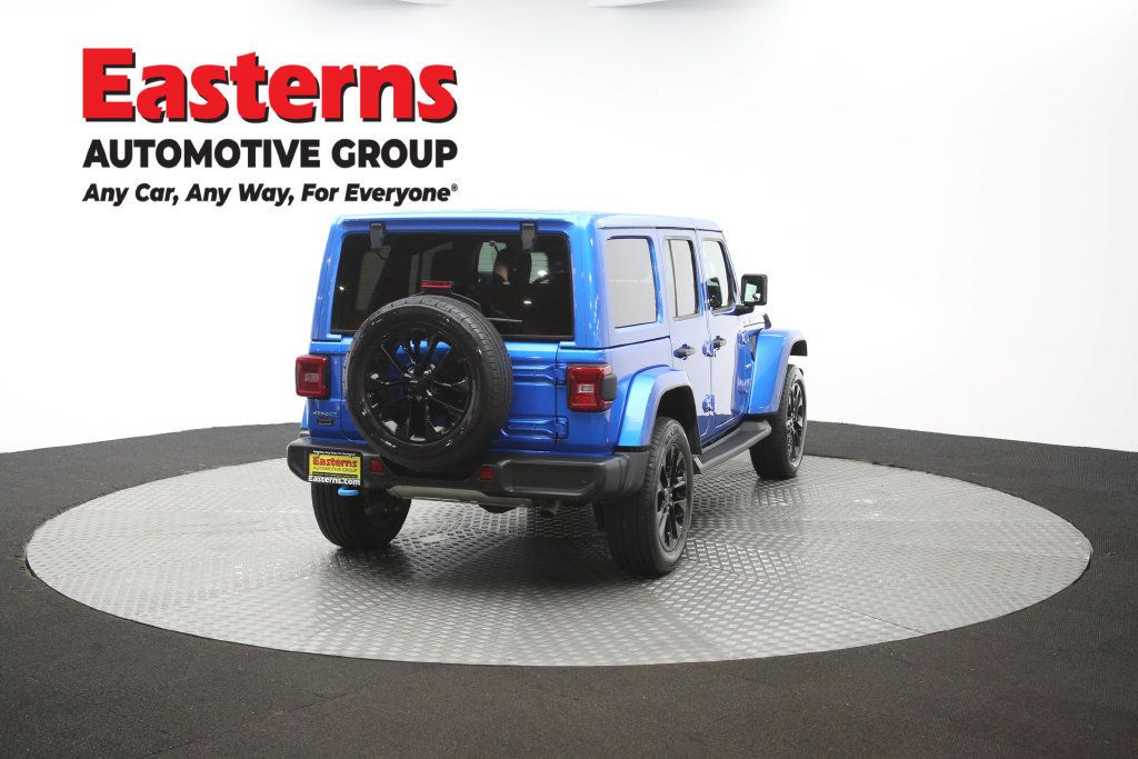 Used 2024 Jeep Wrangler Unlimited Sahara w/ Technology Group AWD/4WD image 43