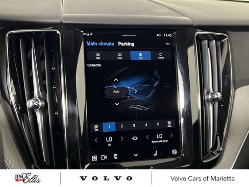 Used 2025 Volvo XC60 B5 Plus image 16