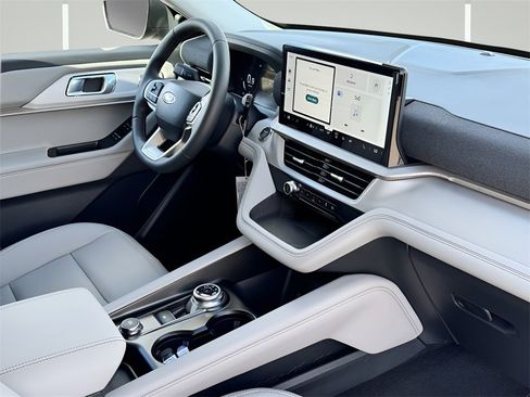 New 2026 Ford Explorer Active w/ Active Comfort Package image 6
