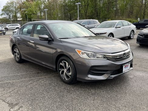 Used 2017 Honda Accord LX image 3