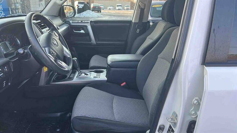 Used 2018 Toyota 4Runner SR5 AWD/4WD image 20