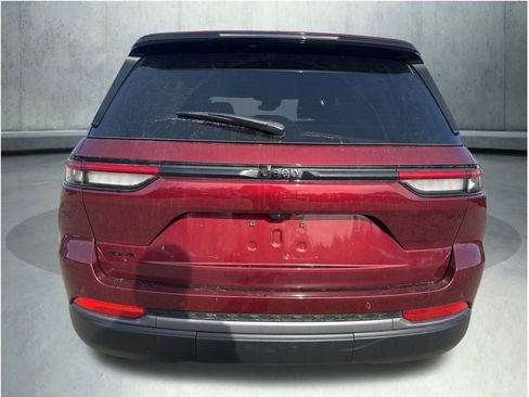 New 2026 Jeep Grand Cherokee Altitude AWD/4WD image 4