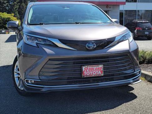Certified 2021 Toyota Sienna Limited AWD/4WD image 1
