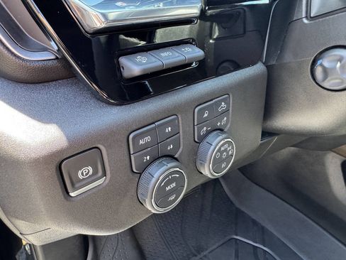 Used 2025 Chevrolet Silverado 1500 High Country w/ Midnight Edition AWD/4WD image 15